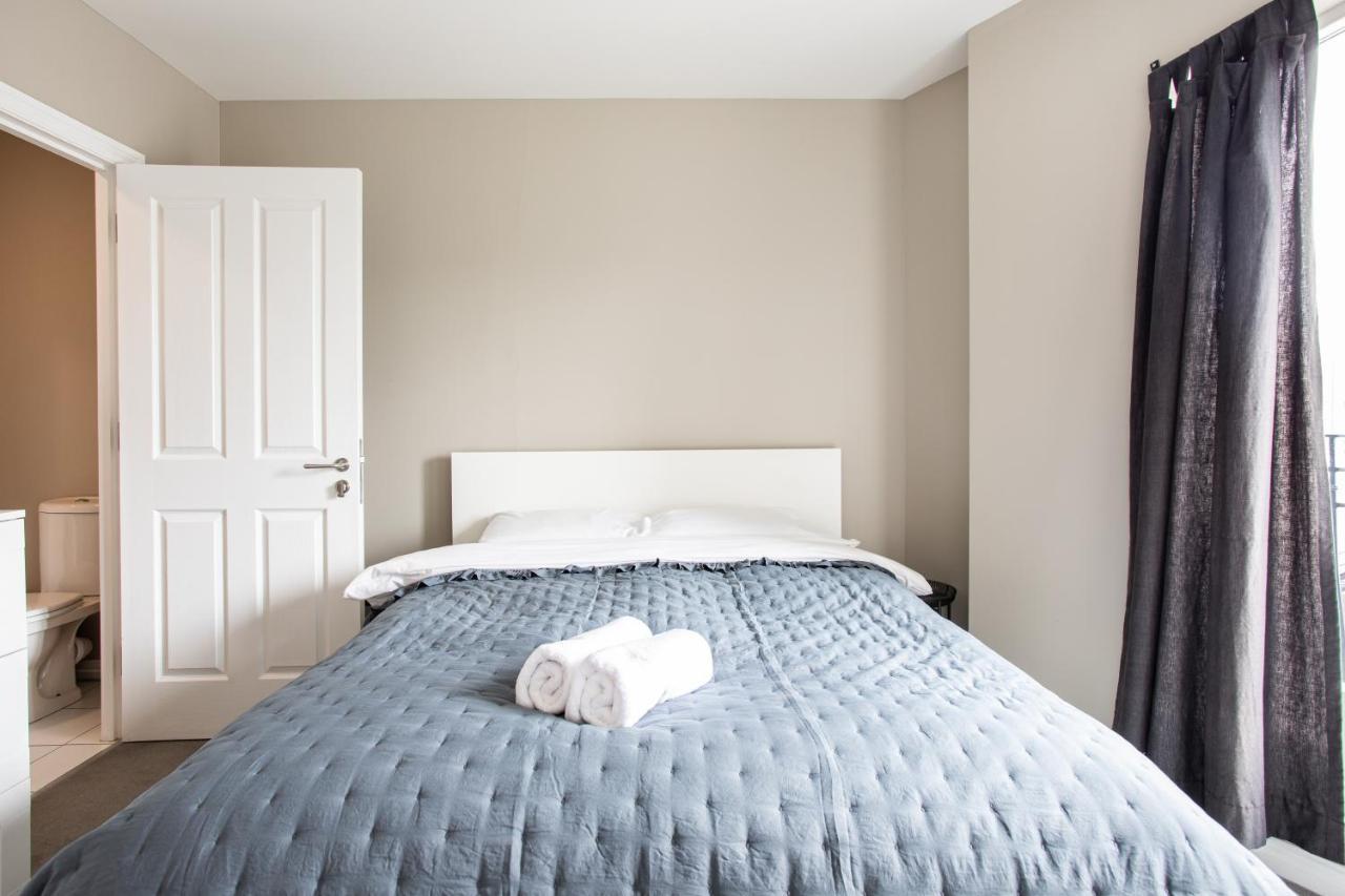 Spacious 2 Bedroom In Cathedral Quarter Apartment