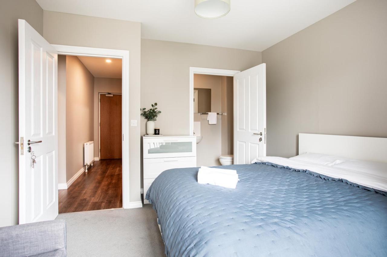 Spacious 2 Bedroom In Cathedral Quarter Apartment *