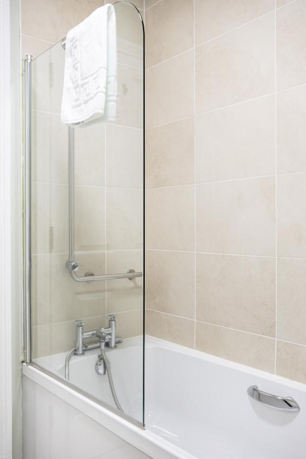 Spacious 2 Bedroom In Cathedral Quarter