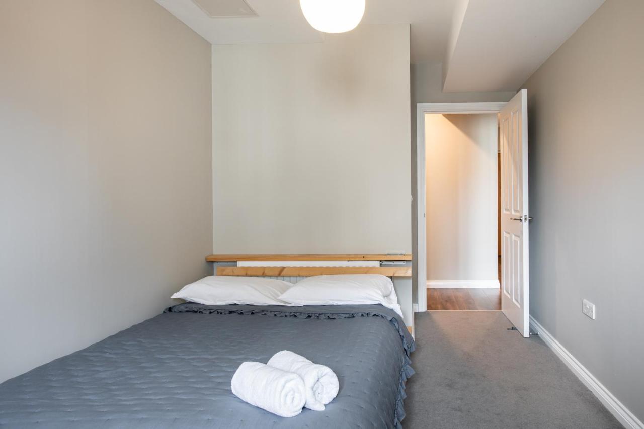 Spacious 2 Bedroom In Cathedral Quarter *