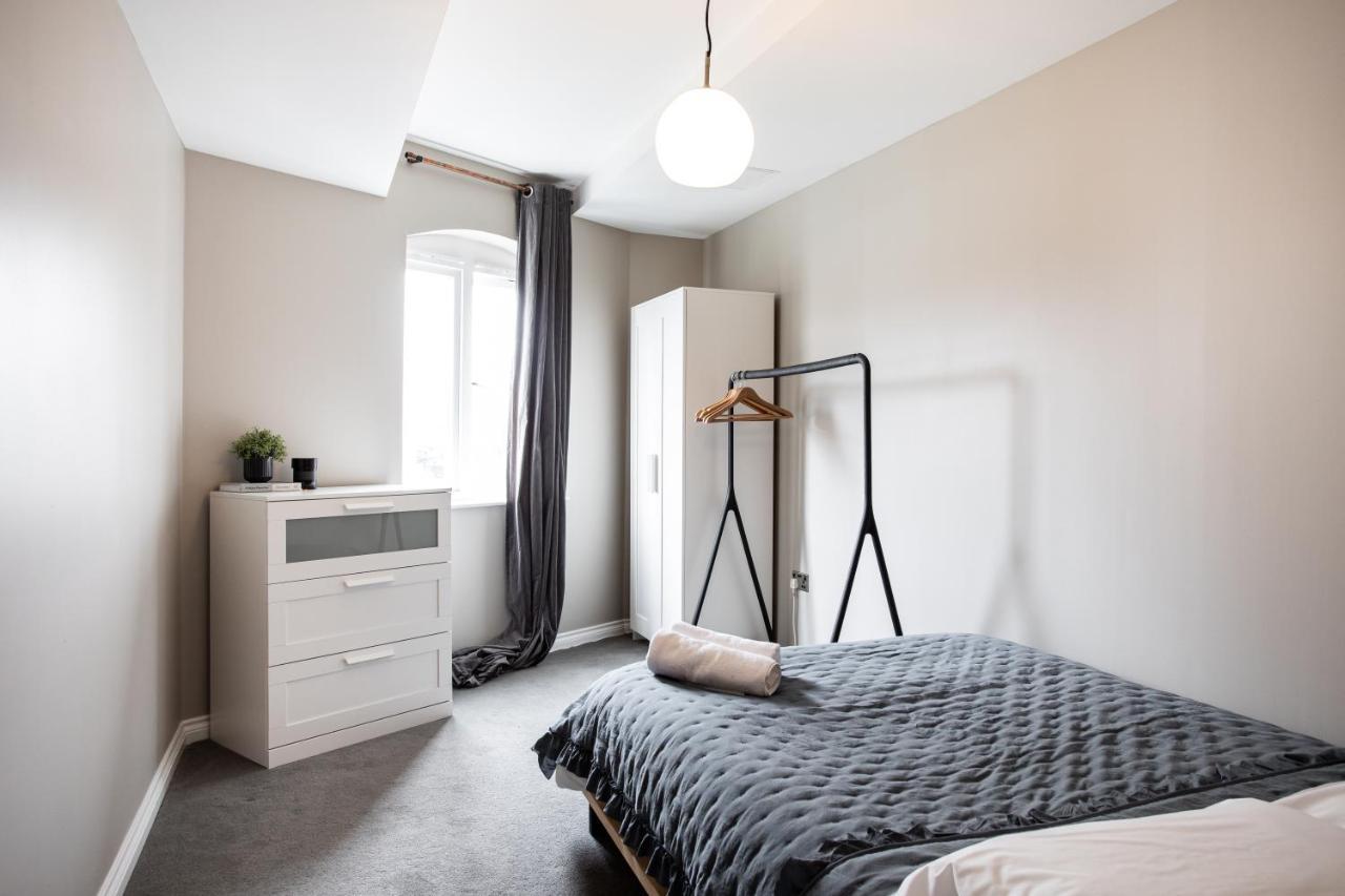 Spacious 2 Bedroom In Cathedral Quarter *